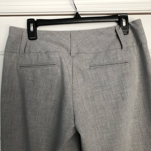 Women's Daisy Fuentes Grey Dress Pants Size 6 Inseam= 33” wide straight cut - Picture 4 of 14